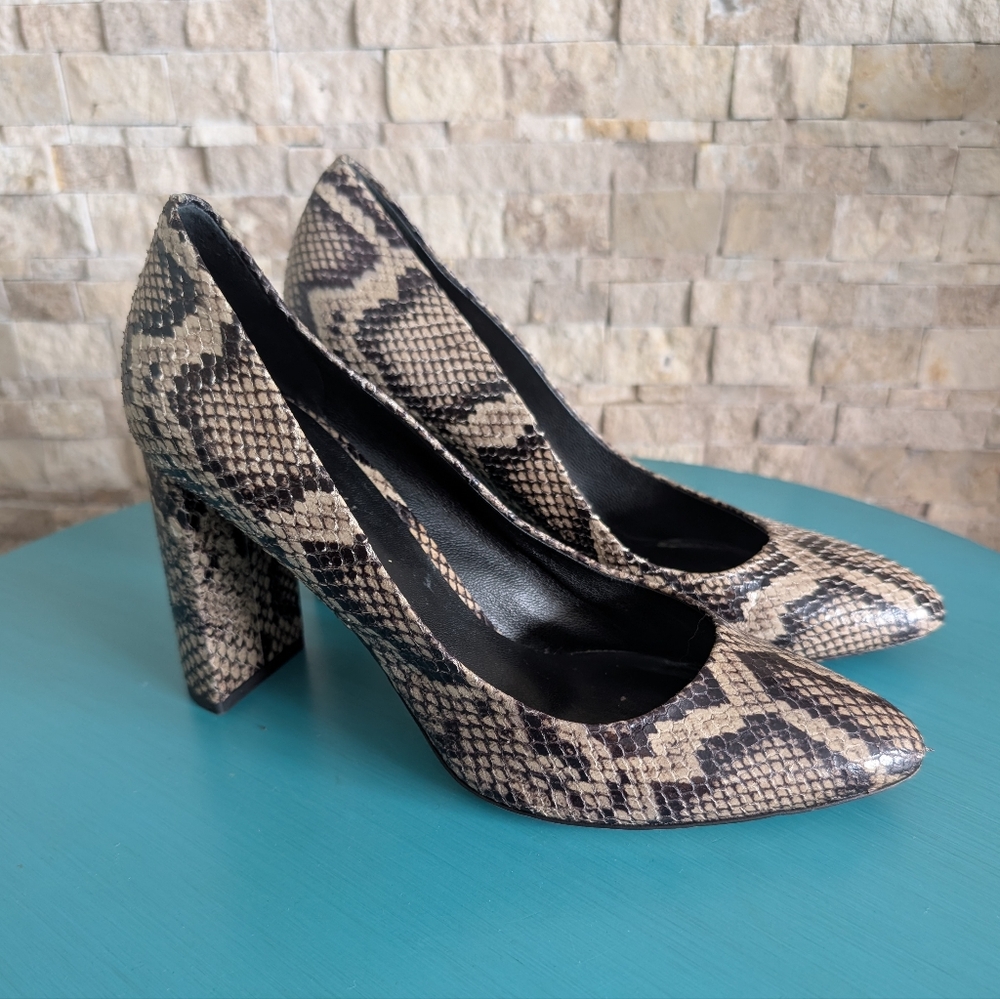 M.Gemi Made In Italy Lustro Snake-Embossed Python Leather Block Heel Pumps EU 38